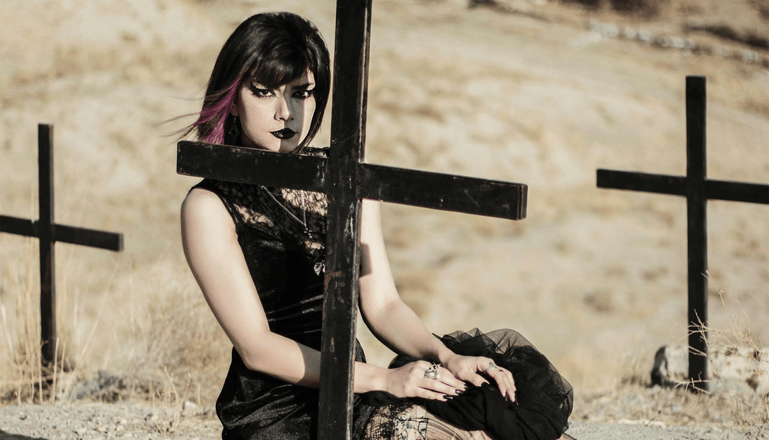 Gothcore-style T-shirts – what defines them? – Castle Gothic