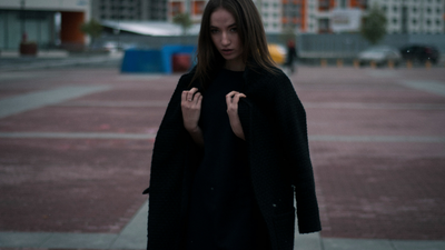How to Choose a Gothic Winter Coat – A Guide to Styles and Fabrics